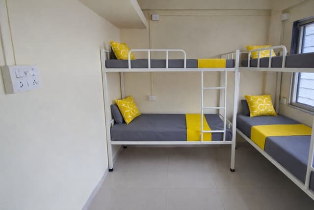 HOSTILO PG & HOSTEL