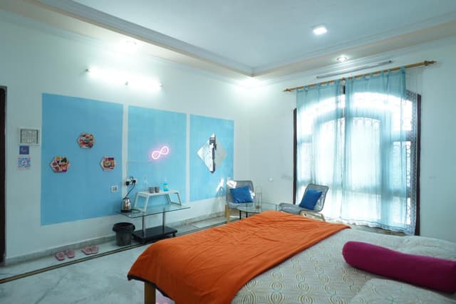 Kygo Hostels