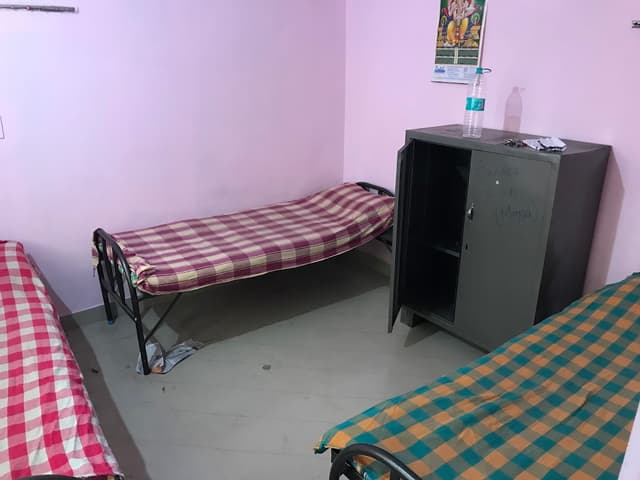 Maruthi Gents Pg