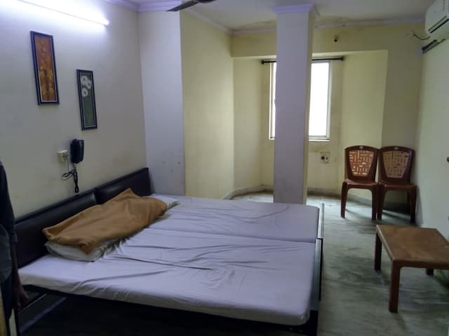 Metro City Hostel