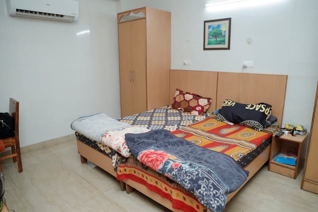 YOURS RESIDENCY