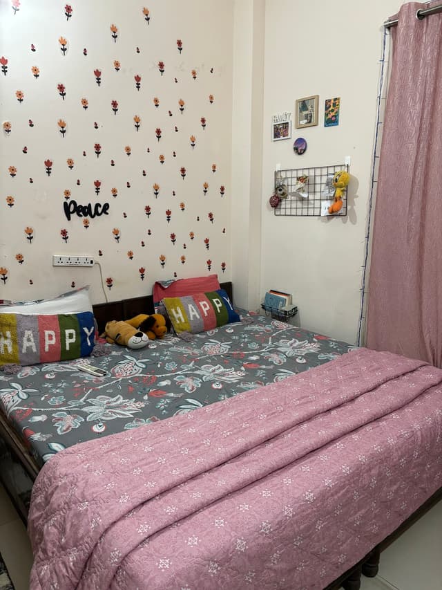 Castle Rock Youth Luxury Hostel & PG