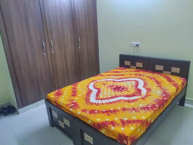 Laksh Triveni Executive Hostel For Men