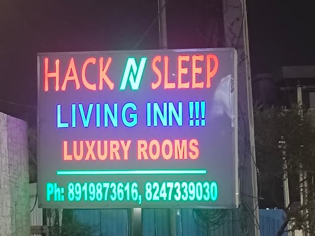 Hack N Sleep Living Inn