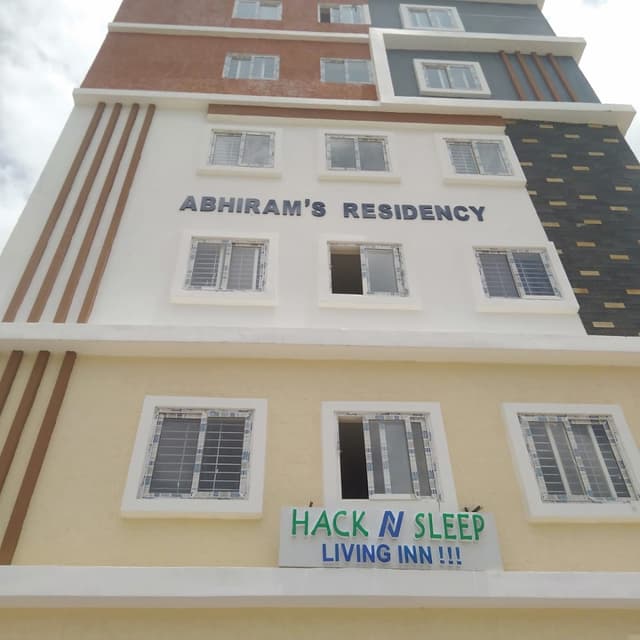 Hack N Sleep Living Inn