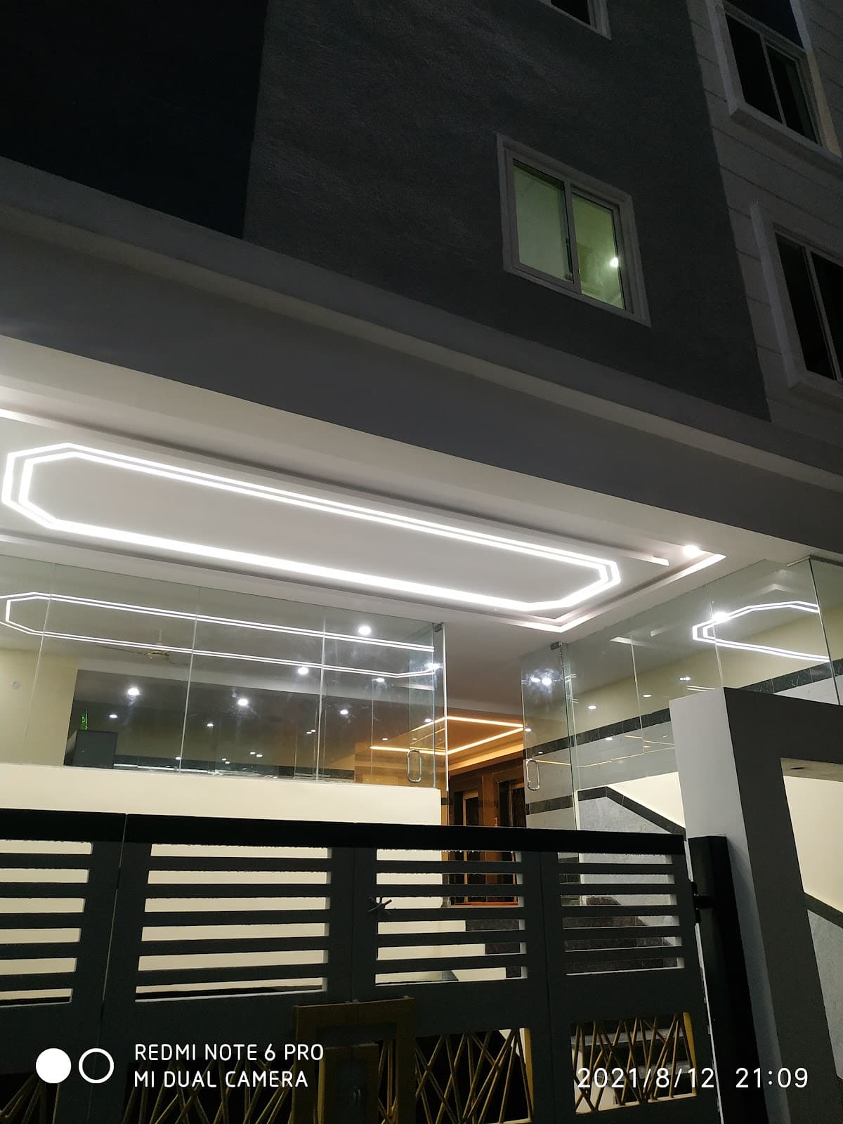 Live Well Luxury Pg Services
