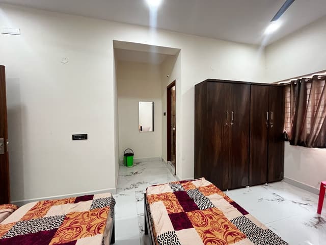 VAARAAHI CO-Living Premium Stay