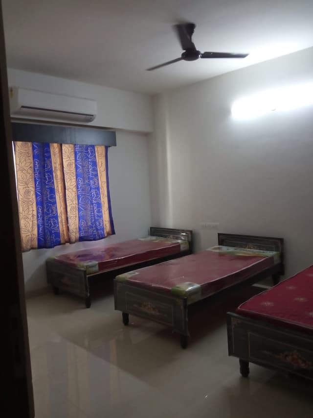 Sunset Destination Womens Pg Accomodation