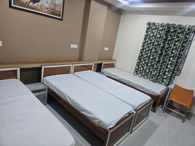 As Grand Pg Mens Hostel