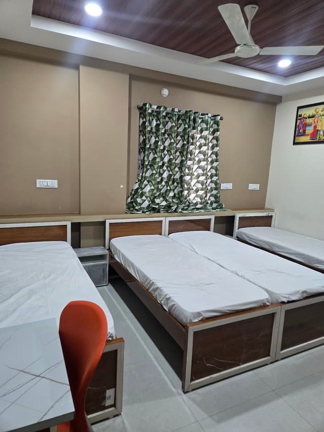 As Grand Pg Mens Hostel