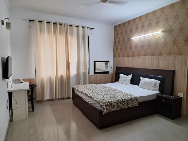 Seven Star Residency