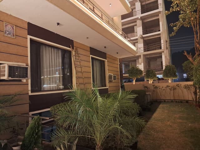 Seven Star Residency