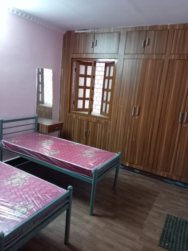 SPARKLE LUXURY BOYS HOSTEL AND PG