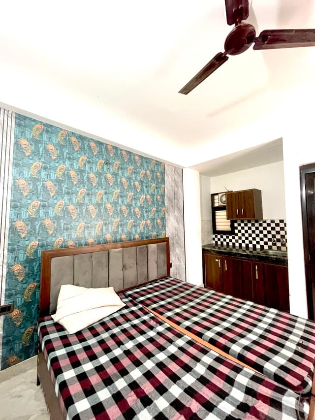 AULAKH HOME'S