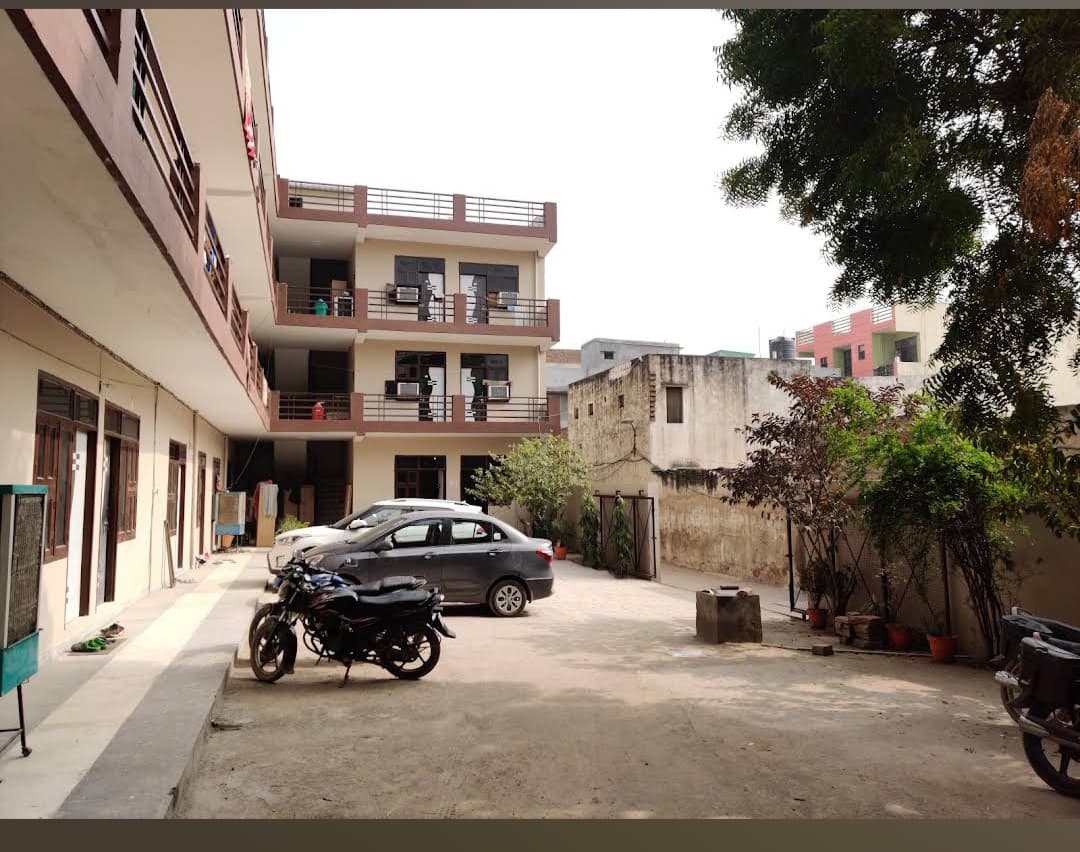 BHARDWAJ BHARAT PG