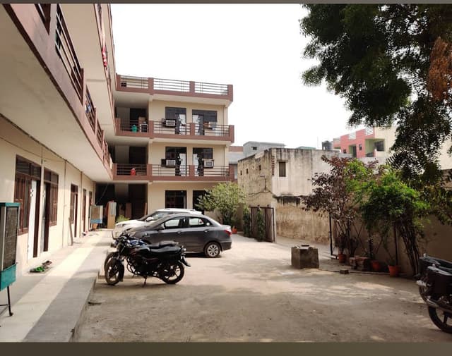 BHARDWAJ BHARAT PG