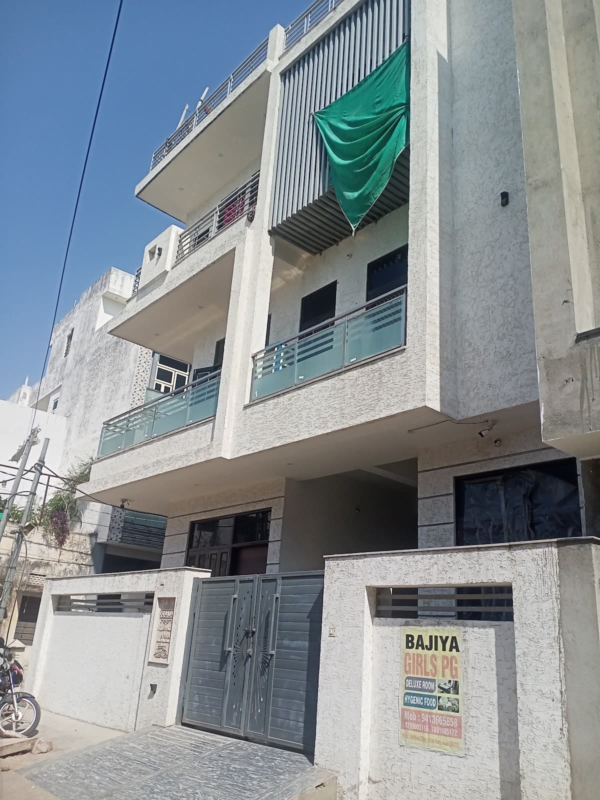 BAJIYA PG