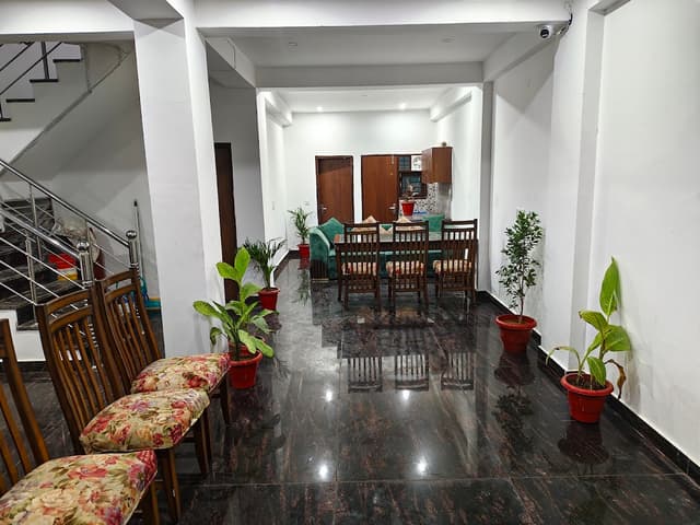 Yaduvanshi Luxury PG & 1 RK