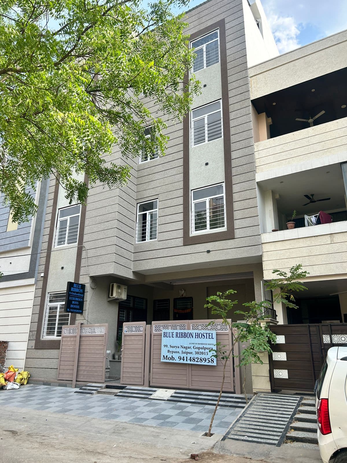 BLU RIBBON HOSTEL