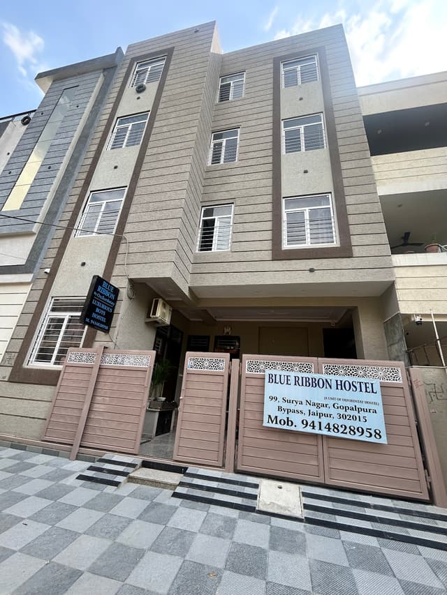 BLU RIBBON HOSTEL