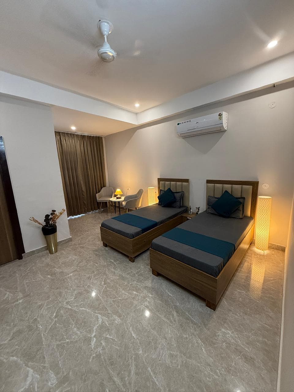 Amahi Suites Girls PG