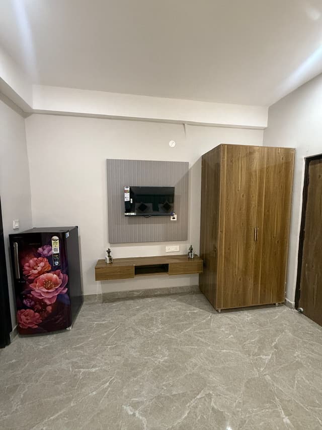 Amahi Suites Girls PG