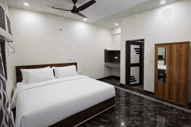 Shree Govind stay homes