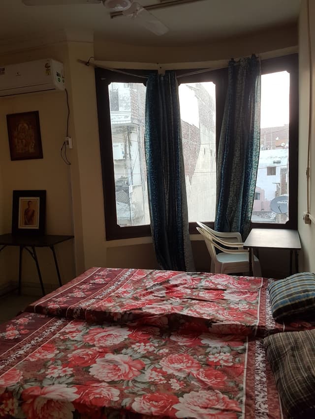 NORTH DELHI BOYS HOSTEL