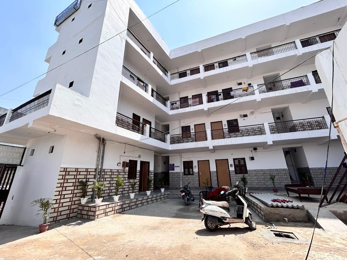 Monu PG & Rooms
