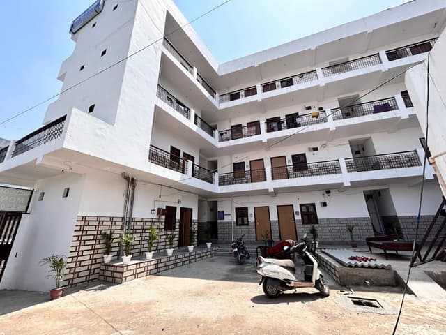 Monu PG & Rooms