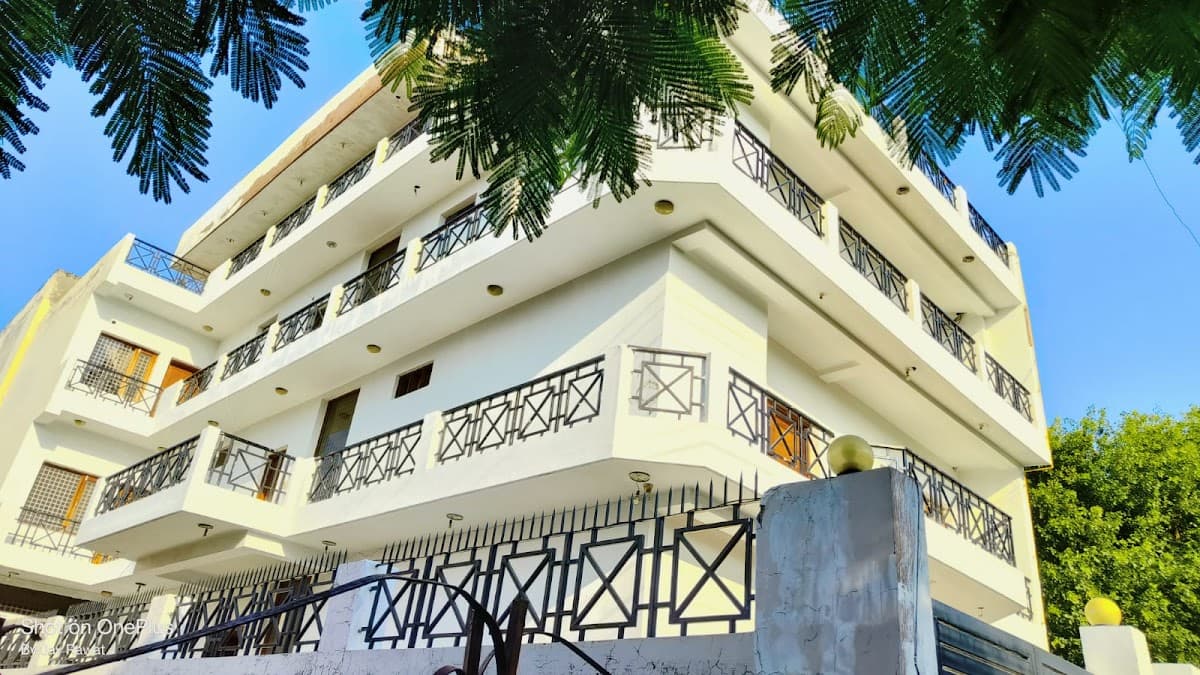 Mannat Boys Pg