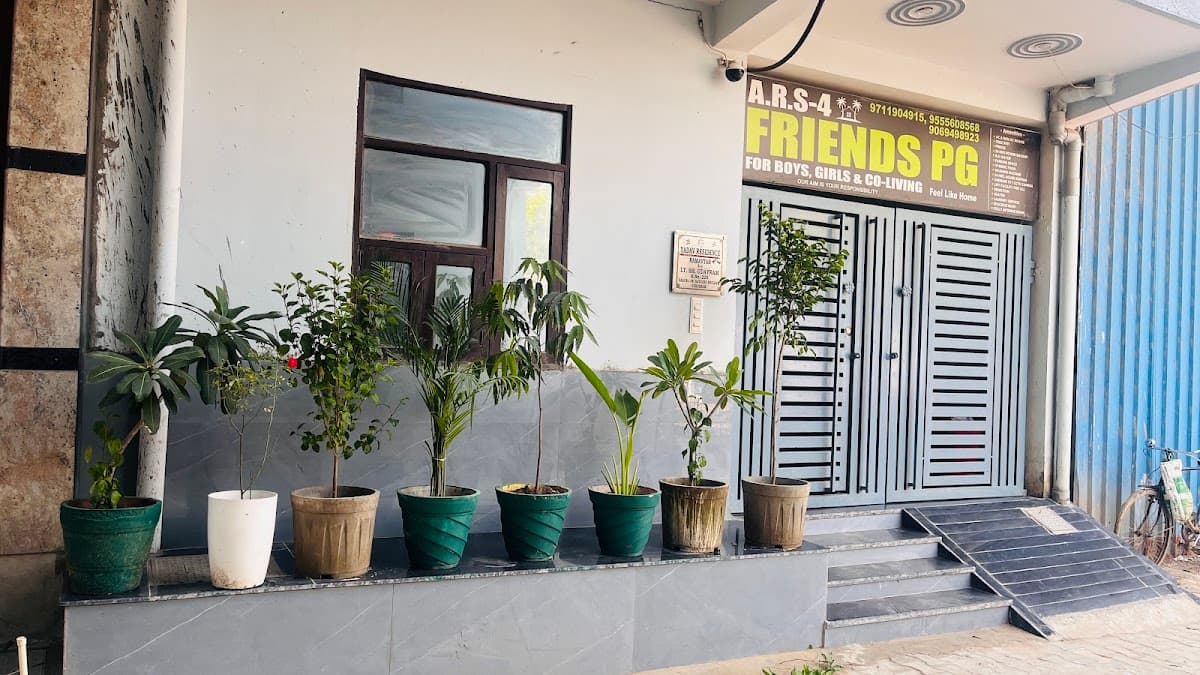 A.R.S 4 FRIENDS PG