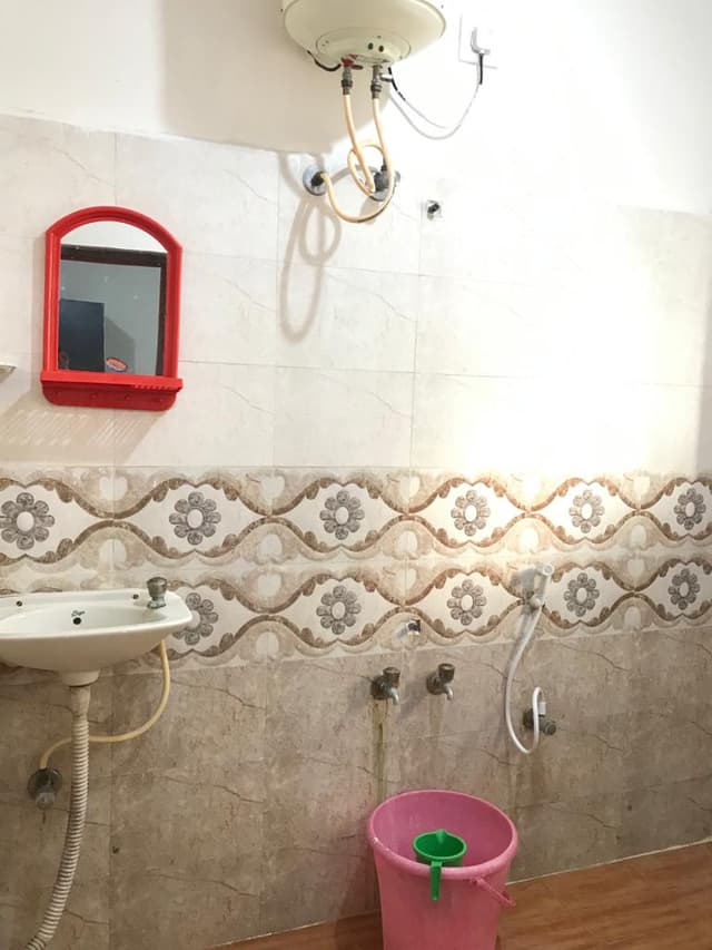At Home gents pg
