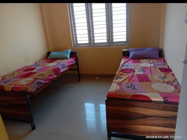 Guru chetan gents pg