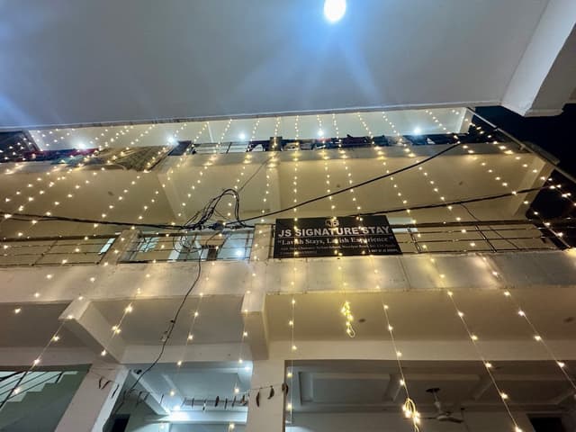 JS Signature Stay