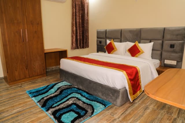 NOIDA ROYAL RESIDENCY