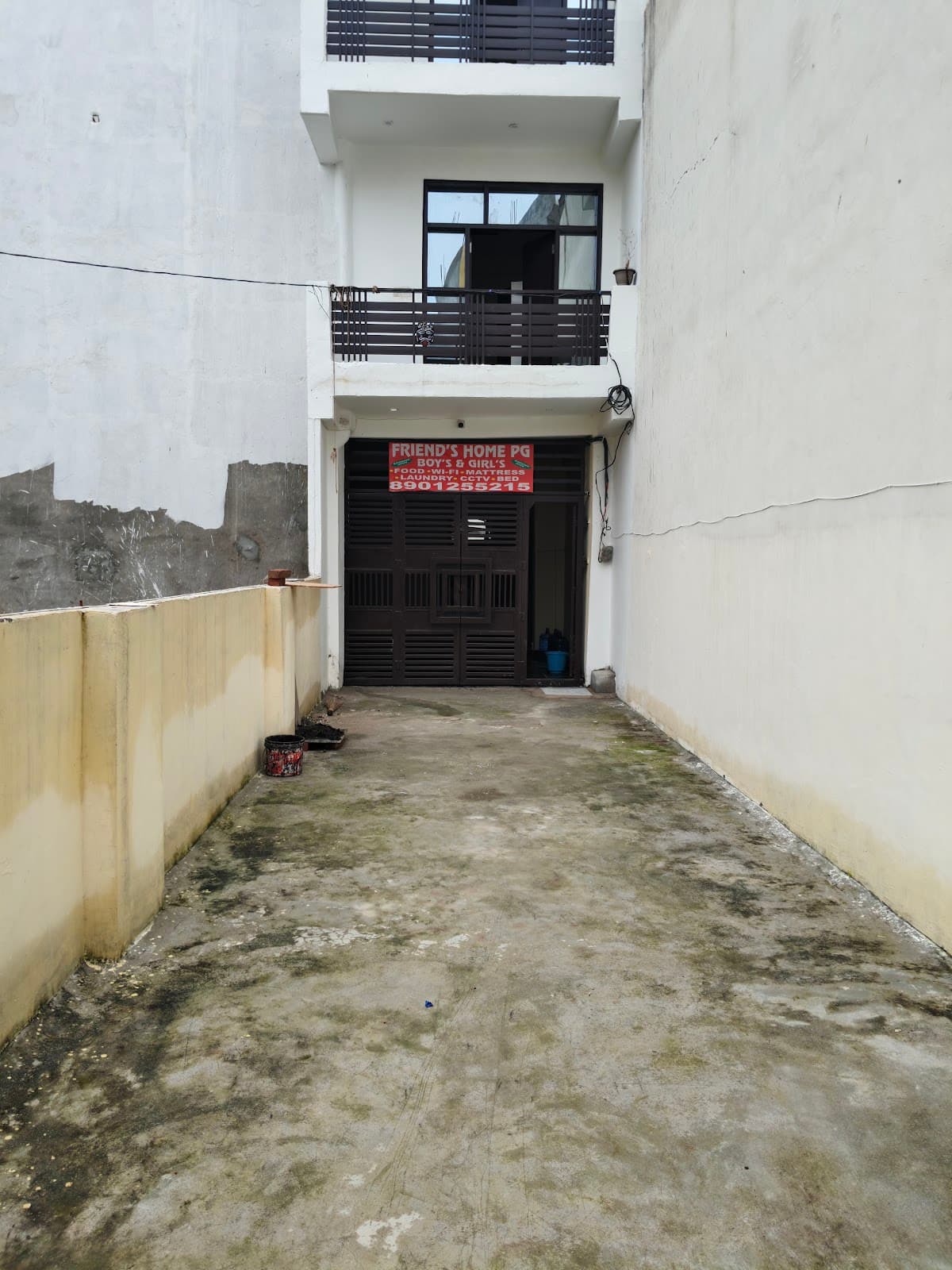 FRIEND HOME PG