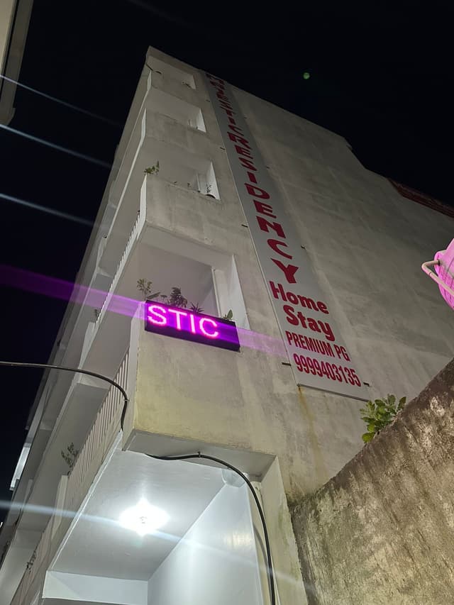 MAJESTIC RESIDENCY HOME STAY