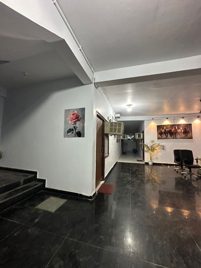 MAJESTIC RESIDENCY HOME STAY