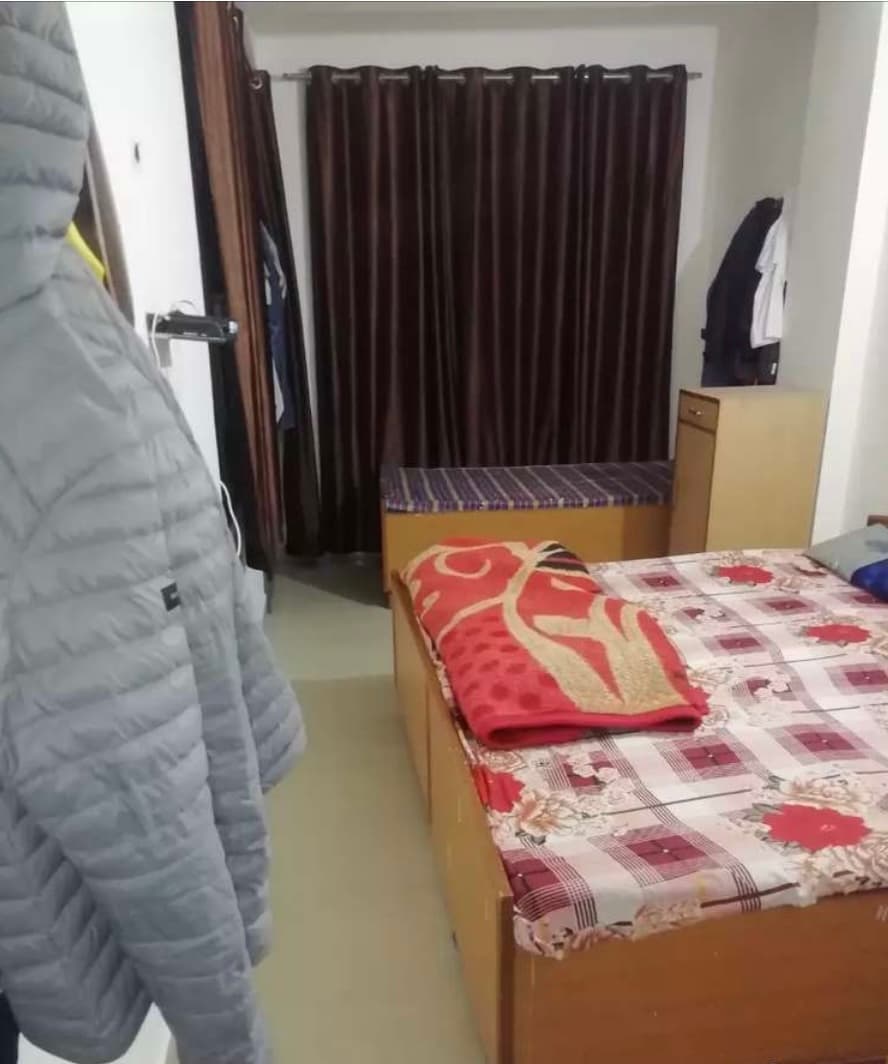 raj paying guest house