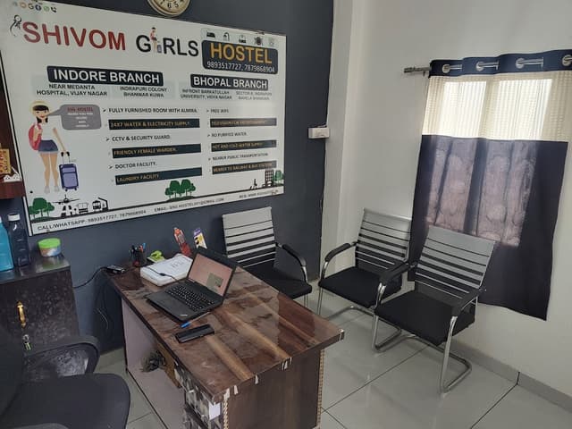 s-mart girls hostel indore