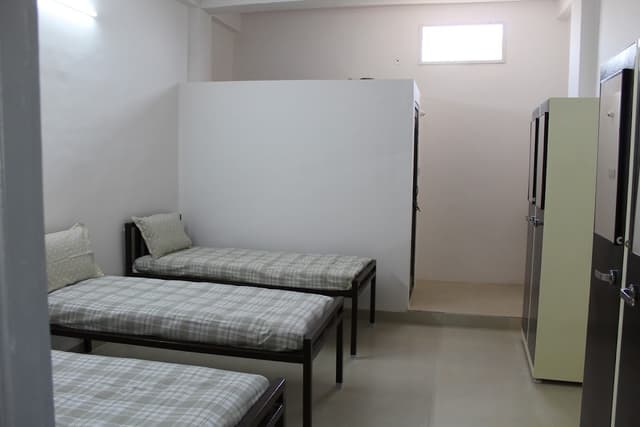 Hridhaan girls hostel and pg
