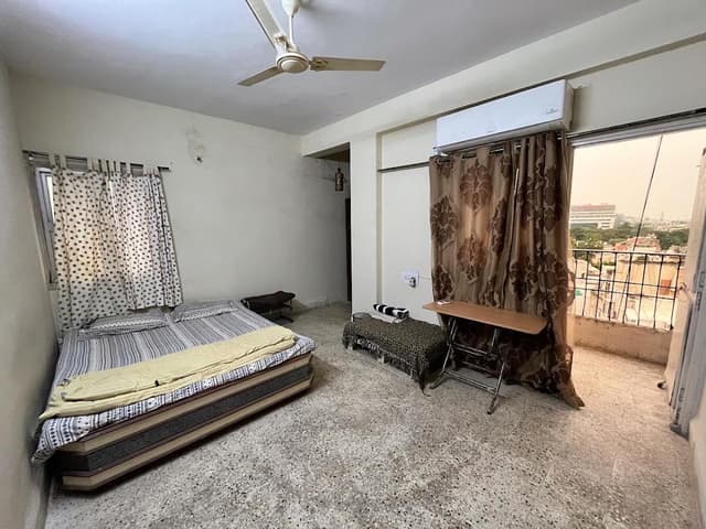lashgreenview boys hostel and pg