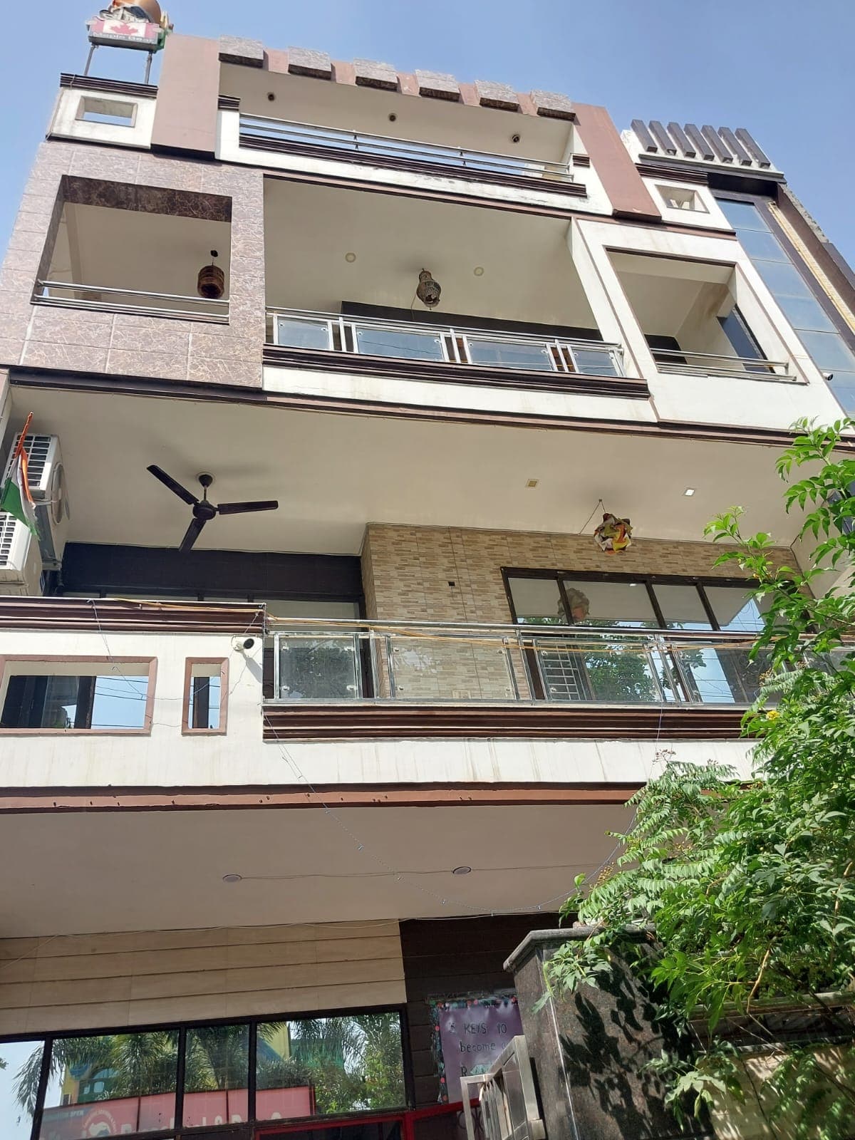 PG FOR GIRLS WITH AC ROOMS