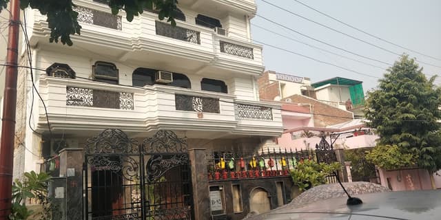 HomeLike Girls PG Noida @ sector 55
