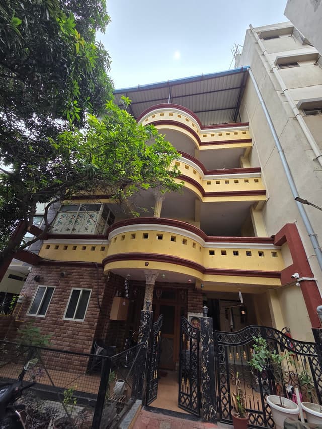 Feasy living girls hostel