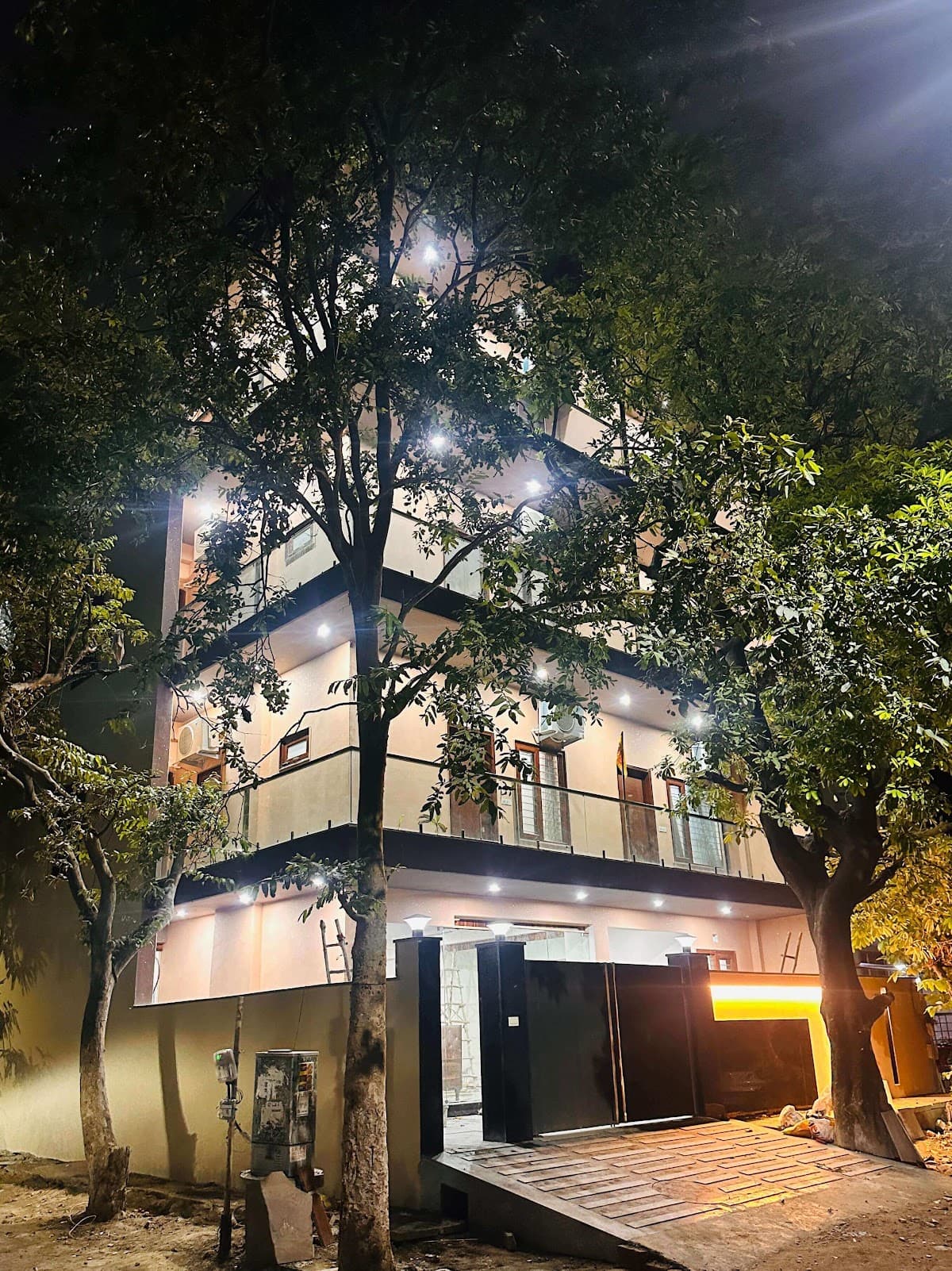 THE CORNER HOUSE PG & HOSTEL