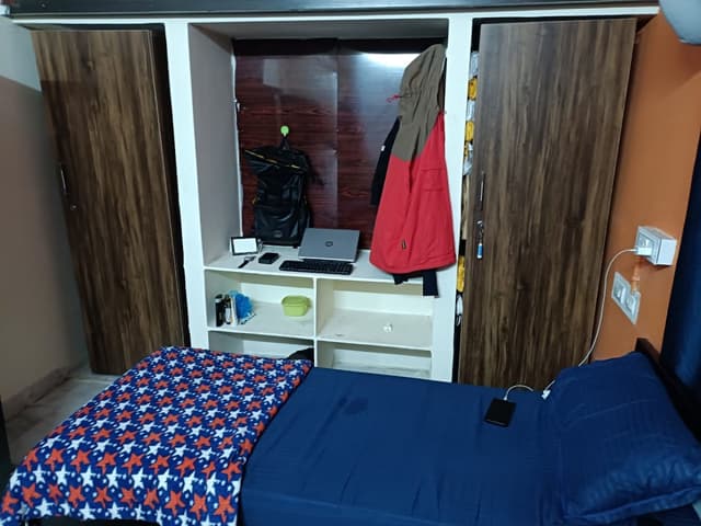 Tranquil Kotla's Deluxe Men's PG Accommodation
