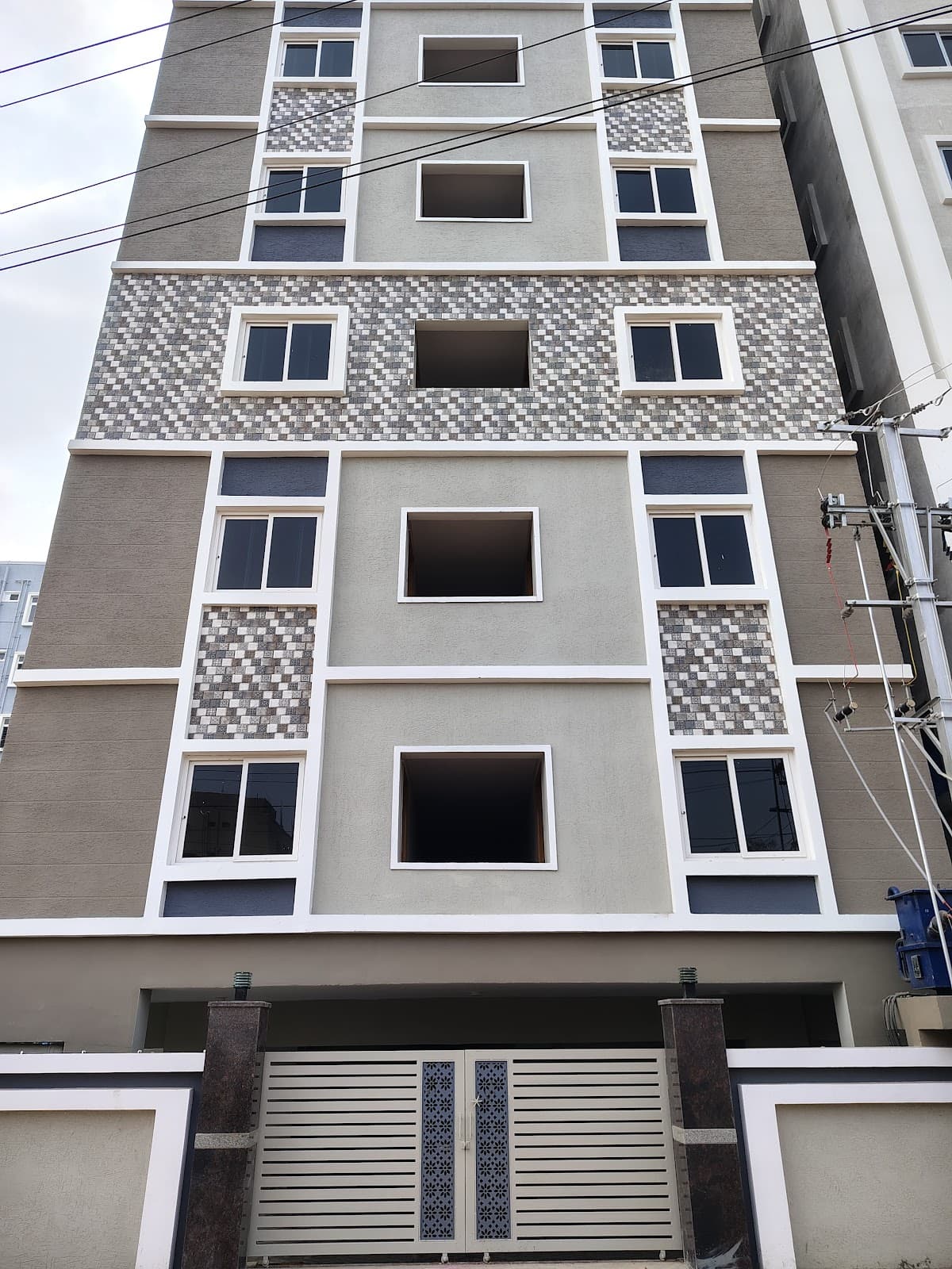 White House Elite Luxury Hostel and PG