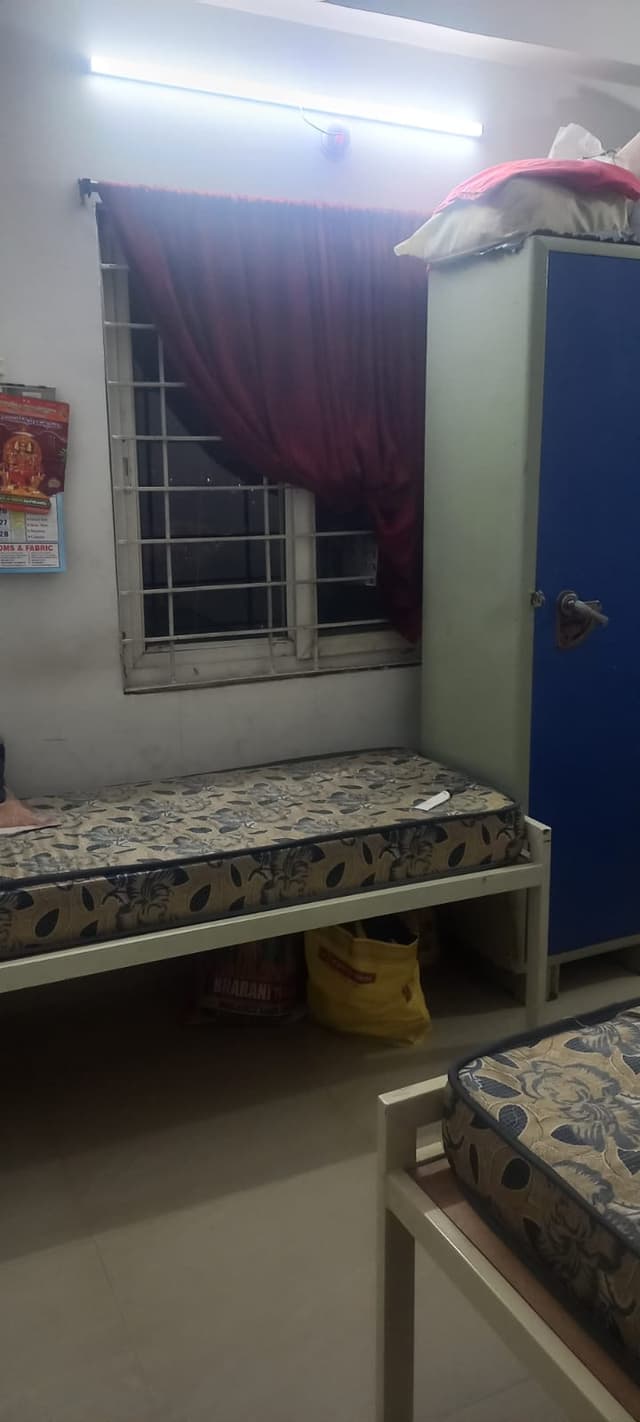 Siri Deluxe Women's Hostel